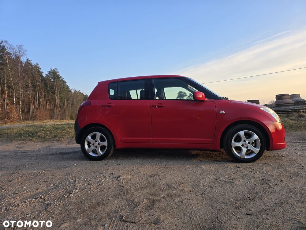 Suzuki Swift - 4