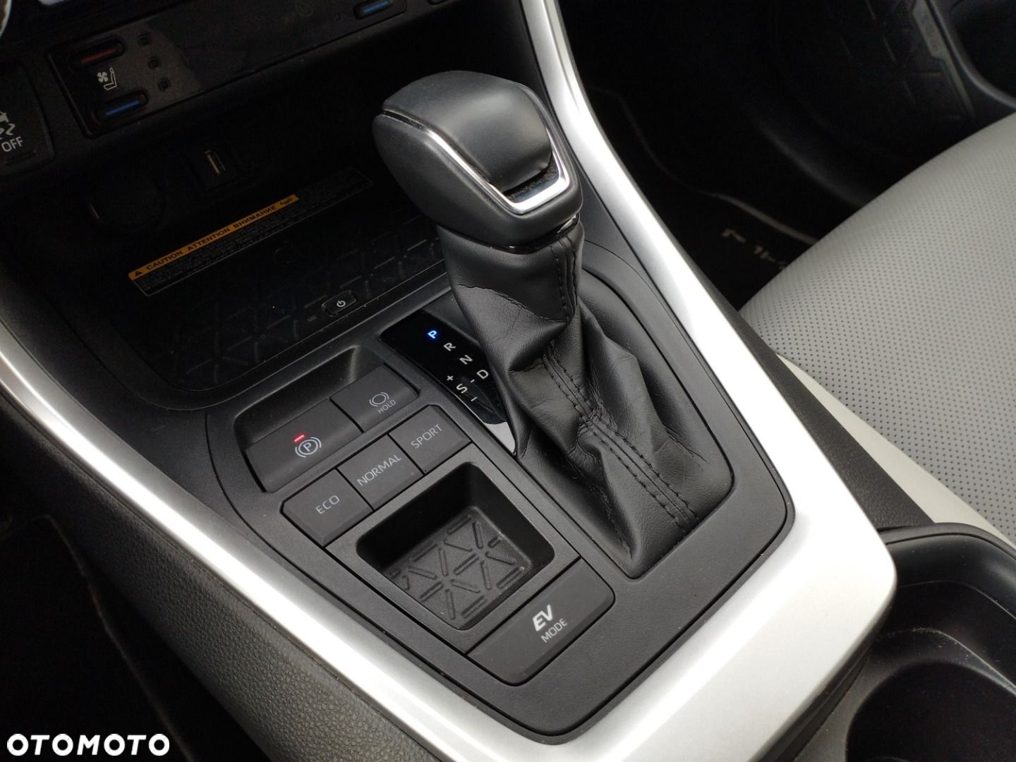 Toyota RAV4 - 25
