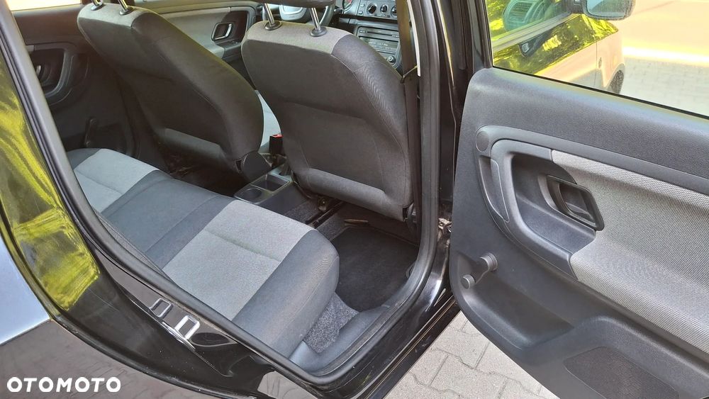 Skoda Fabia 1.2 HTP Ambiente - 12