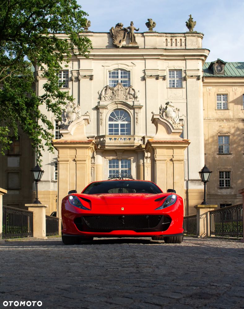 Ferrari 812 Superfast - 8
