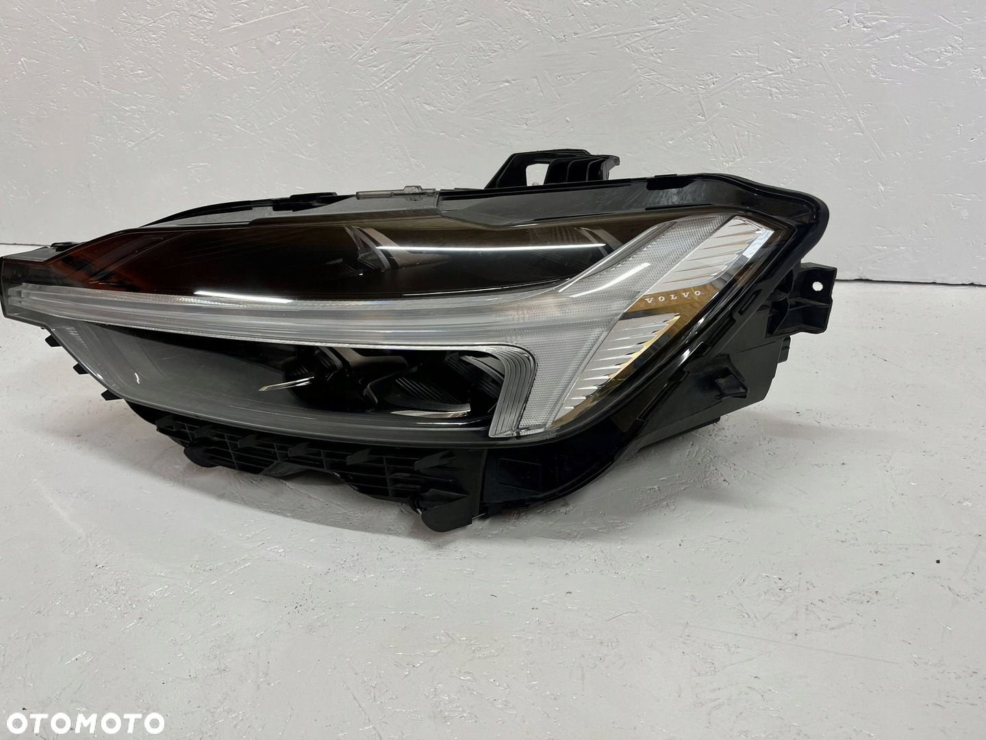 Volvo XC60 II LIFT REFLEKTOR LEWY PRZEDNI 32404709 ORG WYS 24H FV - 3