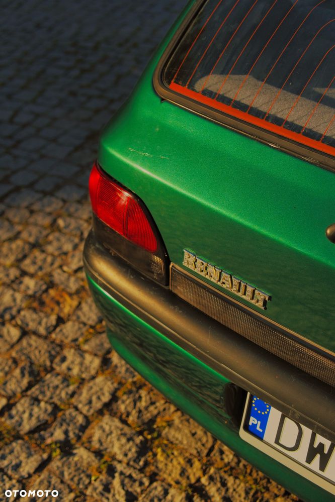 Renault Clio - 7