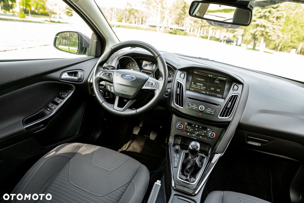 Ford Focus 1.0 EcoBoost Trend - 26