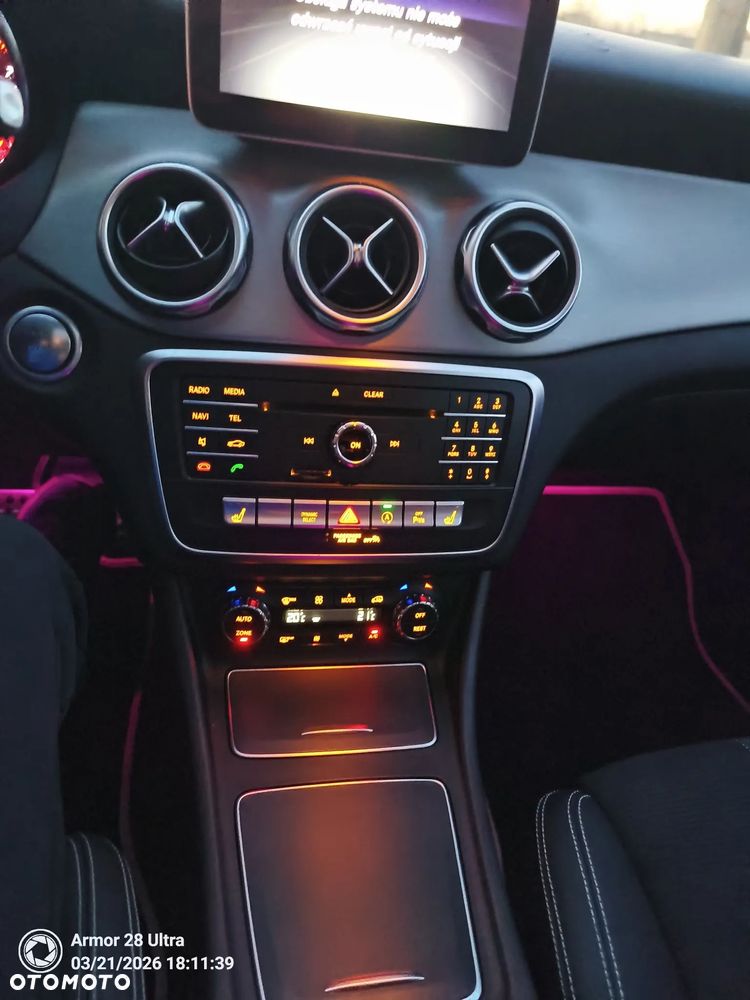 Mercedes-Benz GLA 200 7G-DCT AMG Line - 25