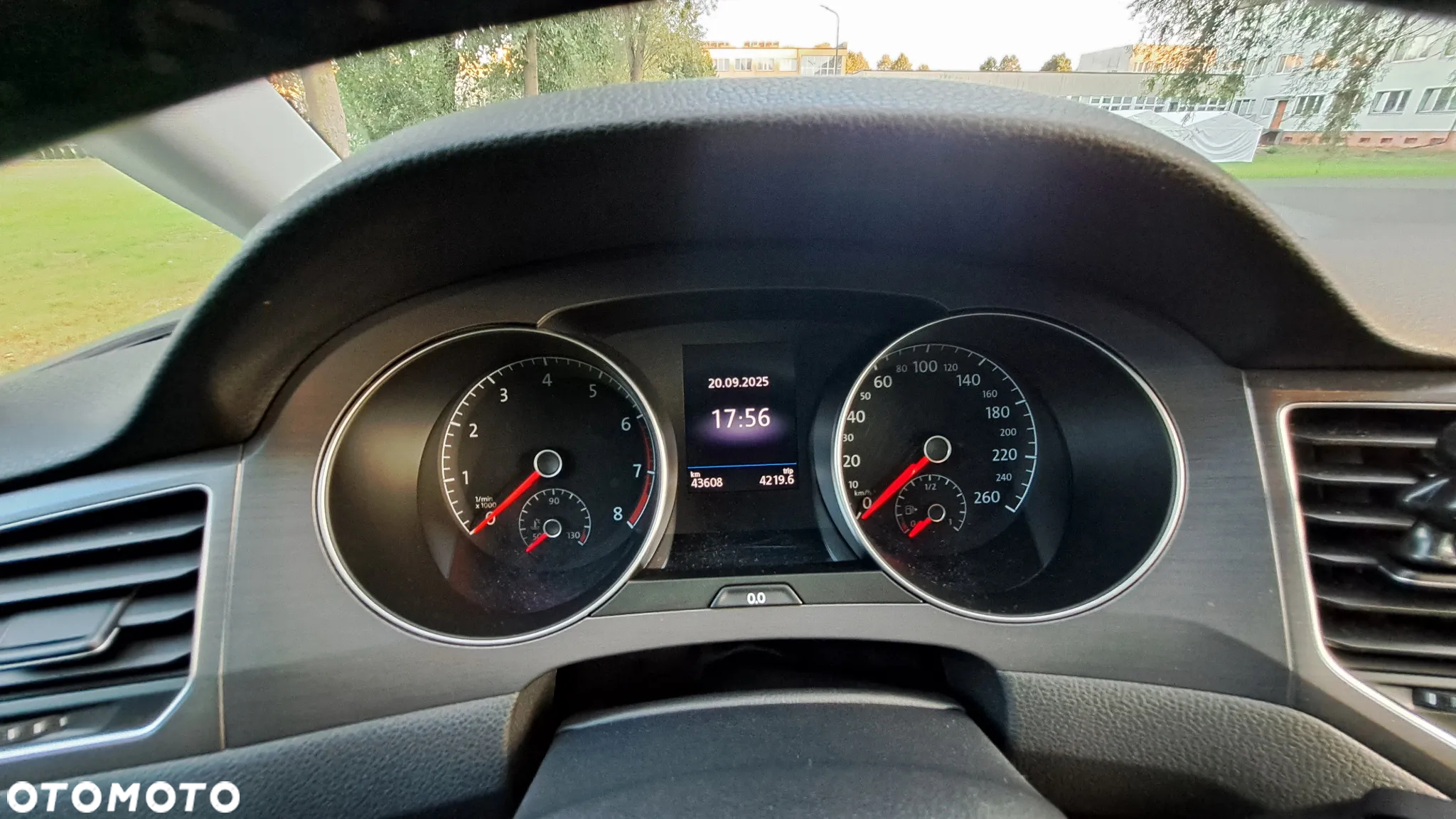 Volkswagen Golf Sportsvan 1.5 TSI ACT DSG Comfortline - 24