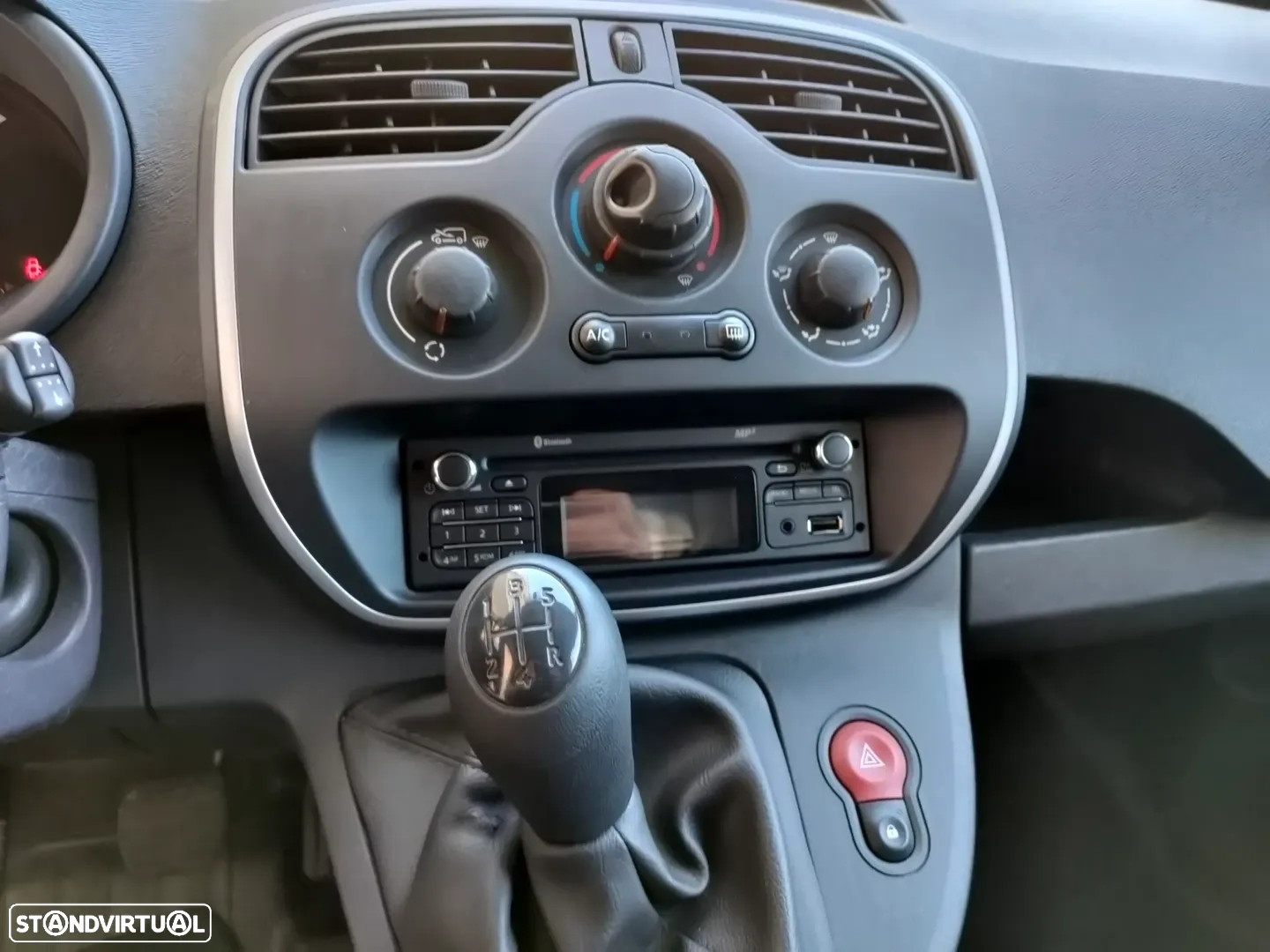 Renault Kangoo 1.5 Dci Maxi 3 Lug Fibrada - 9