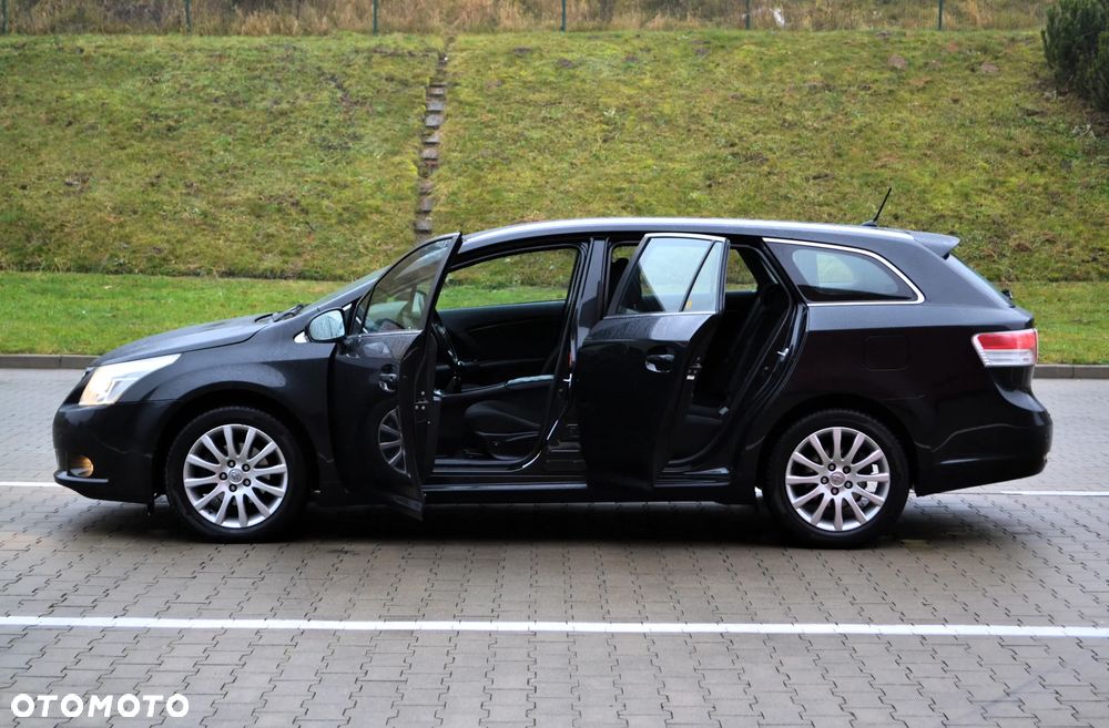 Toyota Avensis 2.0 D-4D Team - 25