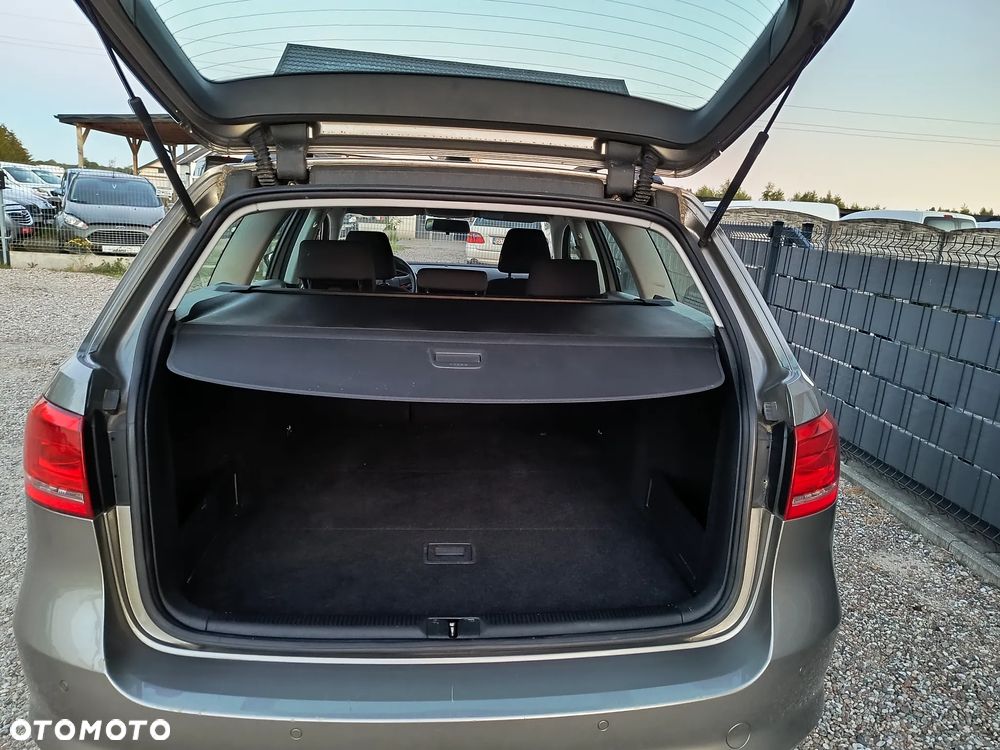 Volkswagen Passat 1.4 TSI BMT Comfortline - 12