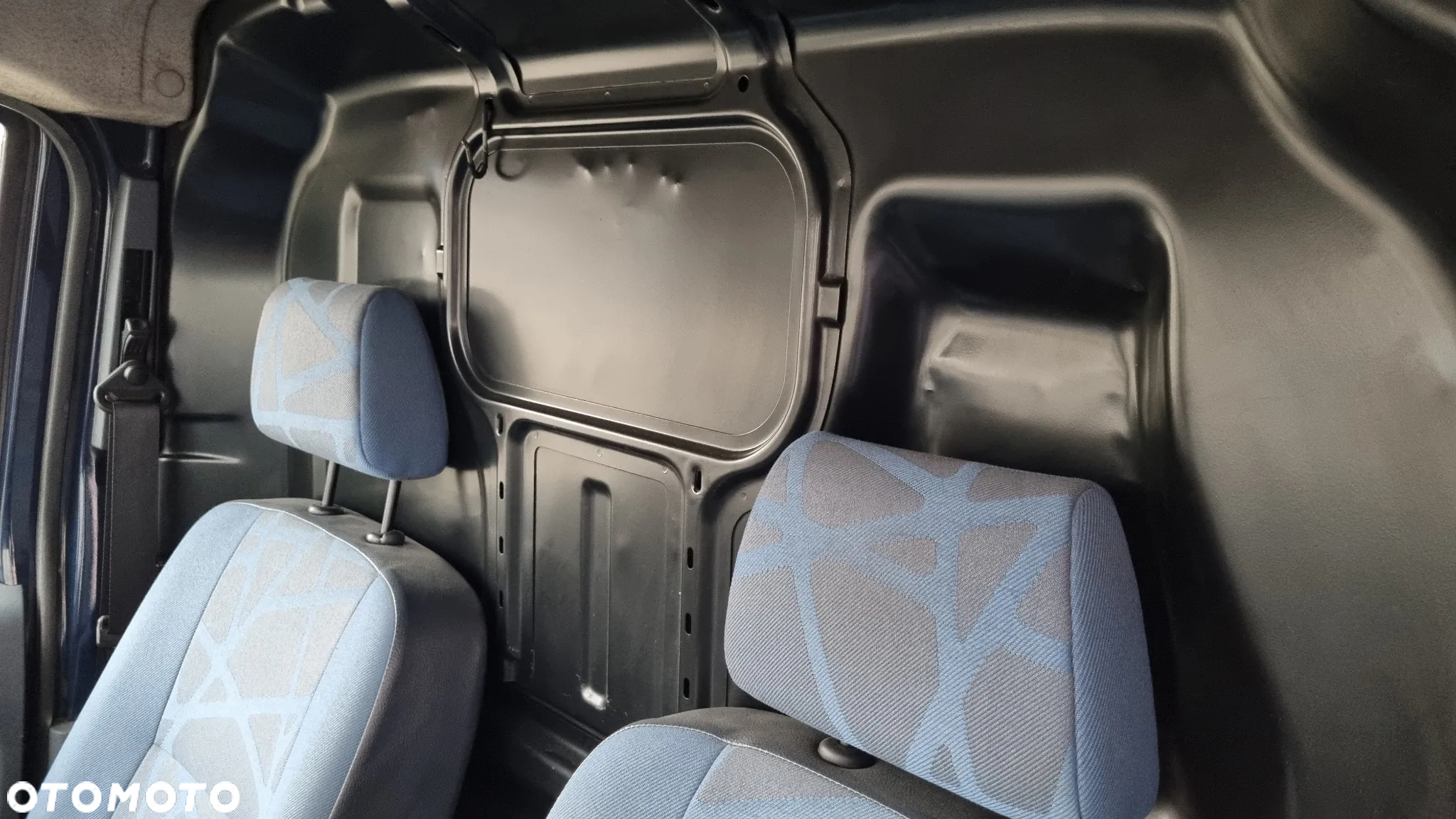 Ford Transit Connect - 12