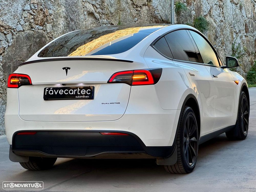 Tesla Model Y Long Range Tração Integral - 26