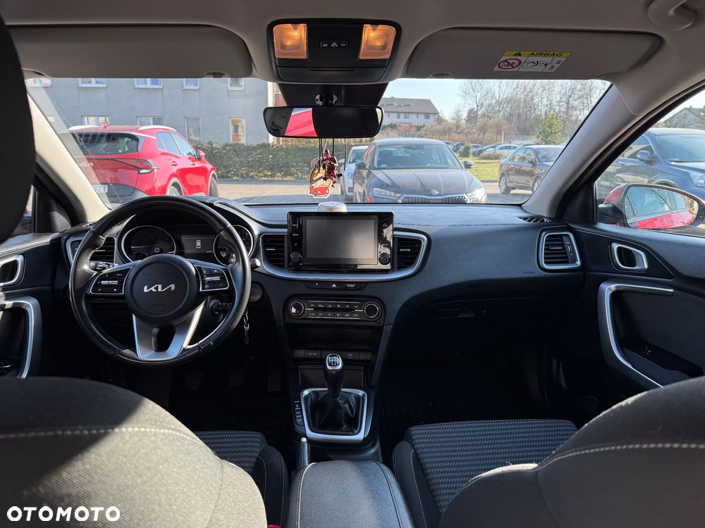 Kia Ceed 1.5 T-GDI M - 12