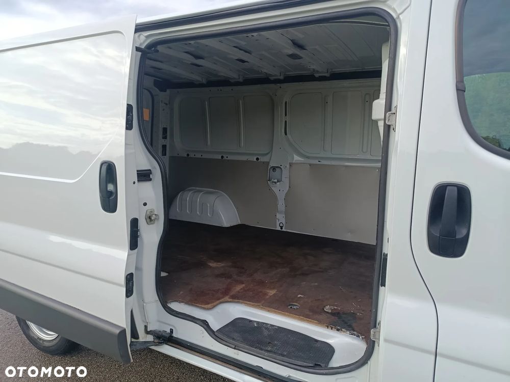 Opel Vivaro - 8