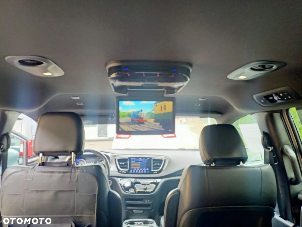 Chrysler Pacifica - 12