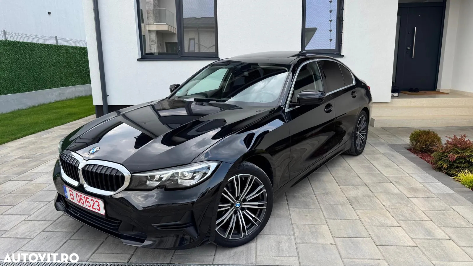 BMW Seria 3 320i Aut. Luxury Line - 2