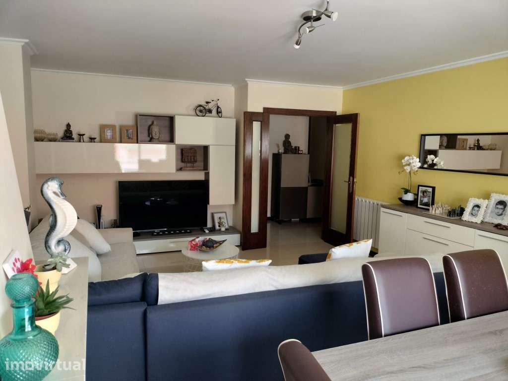 Excelente apartamento T3 com Box para 2 carros, arrecadação em Casa... - Grande imagem: 3/30