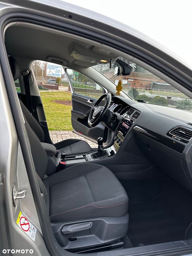 Volkswagen Golf 2.0 TDI Sound - 17