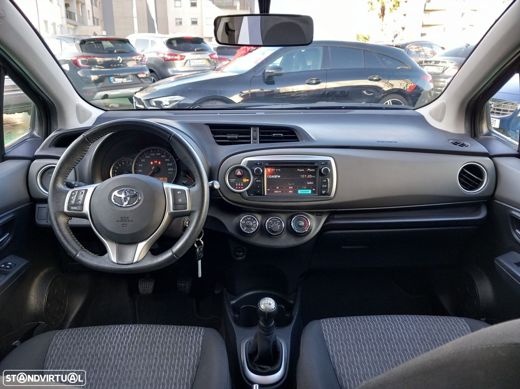 Toyota Yaris 1.0 VVT-i Comfort+P.Style +Navi - 14