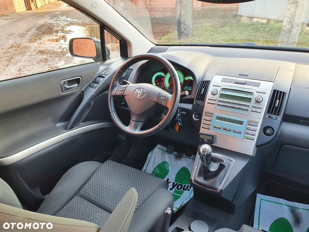 Toyota Corolla Verso 2.2 D-4D DPF Sol - 9