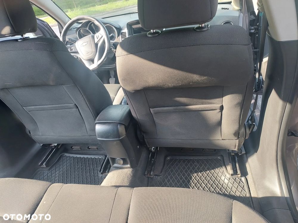 Chevrolet Cruze 1.6 Base - 12