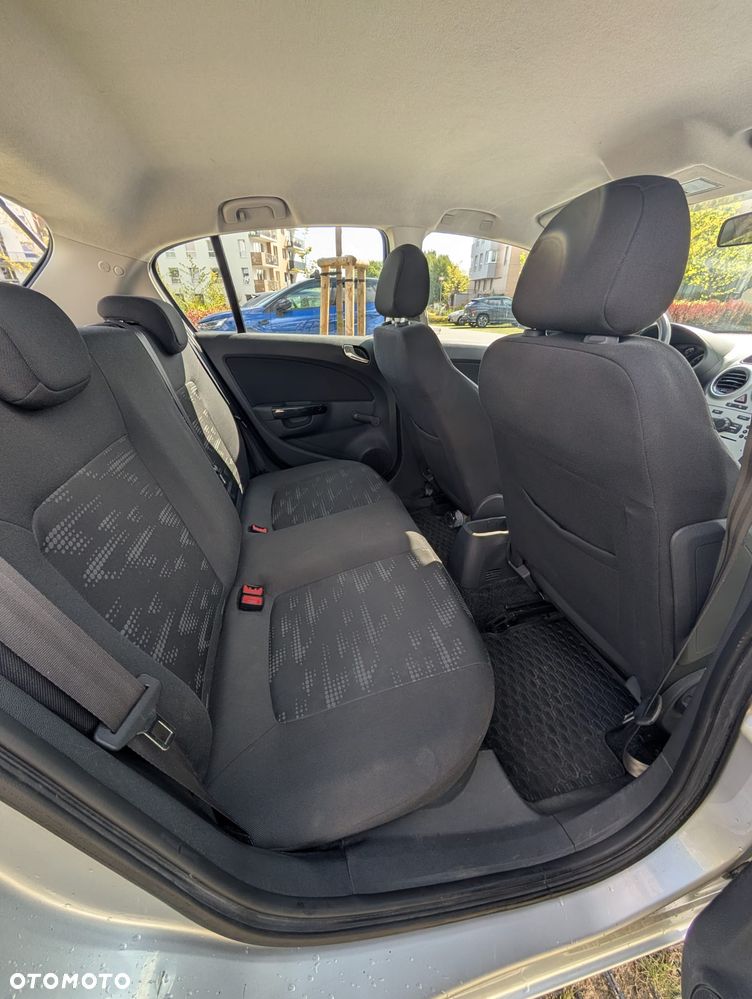 Opel Corsa 1.2 16V Edition / Active - 12
