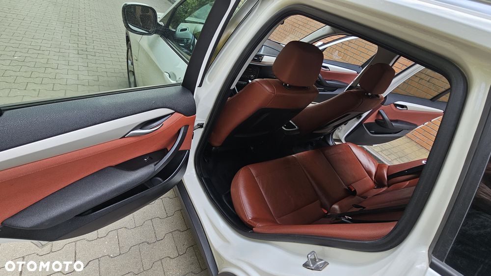 BMW X1 sDrive18d Sport Line - 11