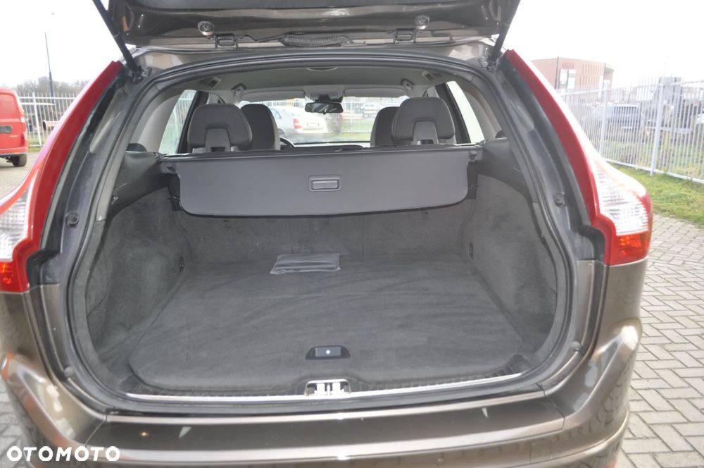 Volvo XC 60 D4 Drive-E R-Design Momentum - 10