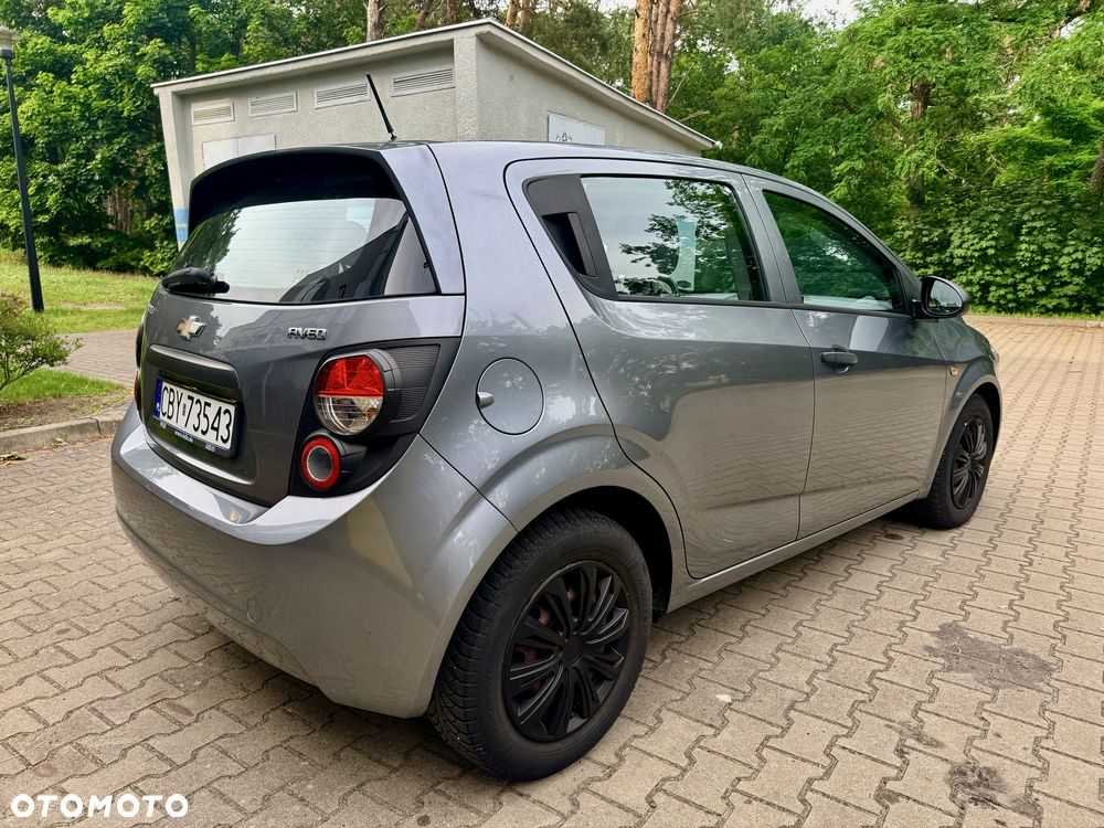 Chevrolet Aveo - 4