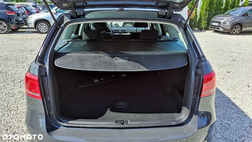 Volkswagen Passat - 8