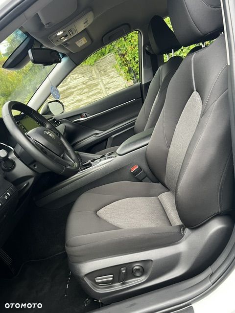 Toyota Camry 2.5 Hybrid Comfort CVT - 11