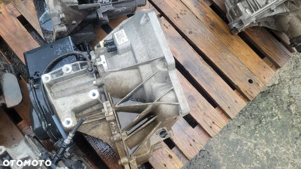 Skrzynia biegów Ford Fiesta Mk7 1,4 TDCI 5-bieg manual AA6R-7002-BBD - 2