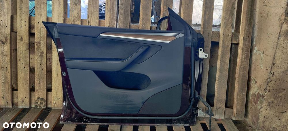 Tesla Model Y 2023 Drzwi przednie - 2