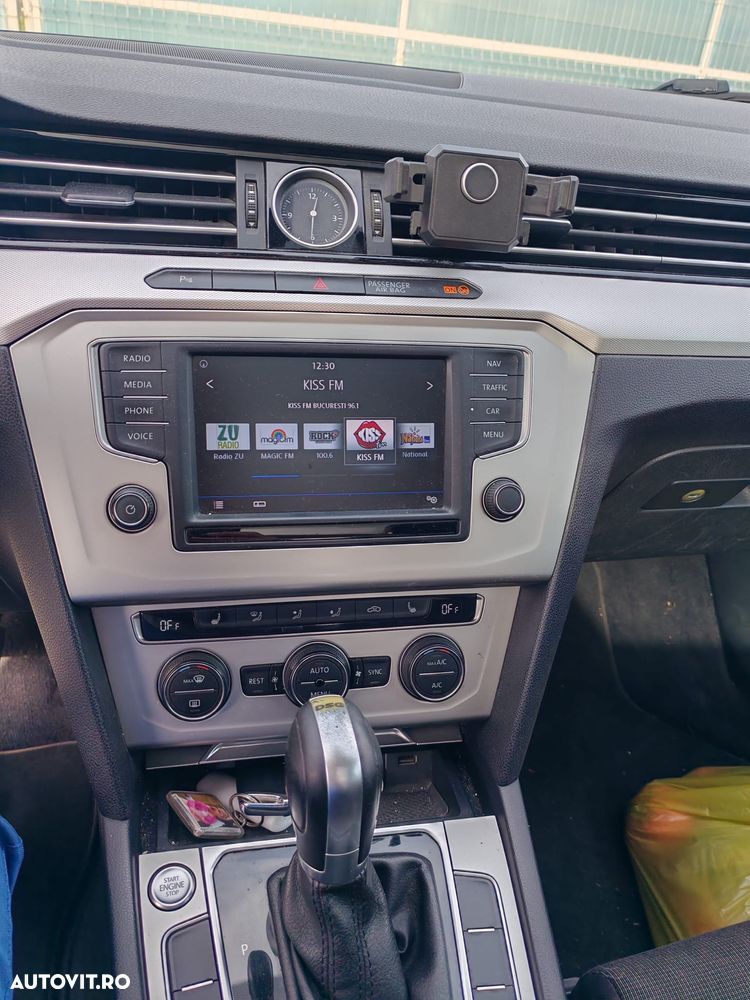 Volkswagen Passat 2.0 TDI SCR DSG Comfortline - 14