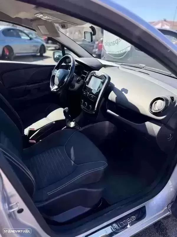 Renault Clio 0.9 TCe Limited - 12