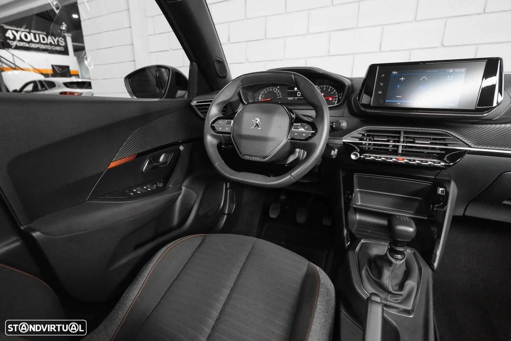 Peugeot 2008 1.2 PureTech Active Pack - 27