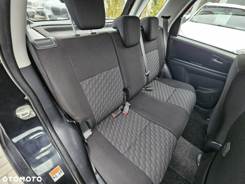 Suzuki SX4 1.6 GS / Premium - 12