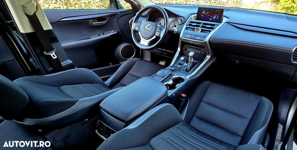 Lexus Seria NX 300h - 15