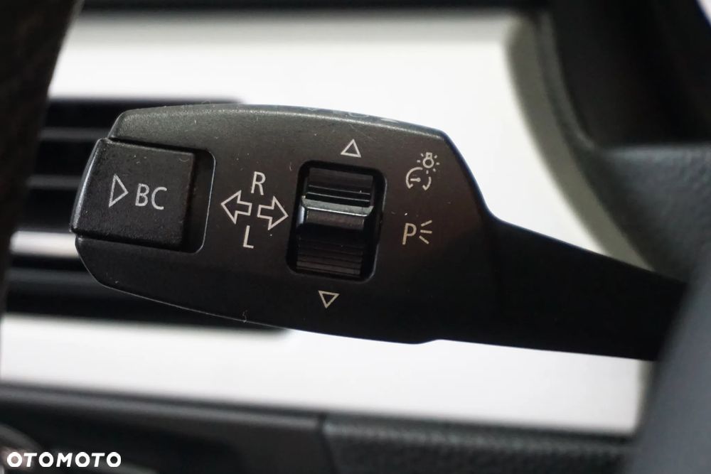 BMW Seria 3 318d - 37