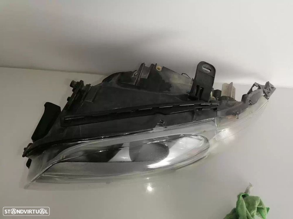 FAROL ESQUERDO BMW 1 2009 -63117193389 - 4