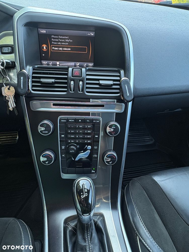 Volvo XC 60 D4 Geartronic RDesign - 13