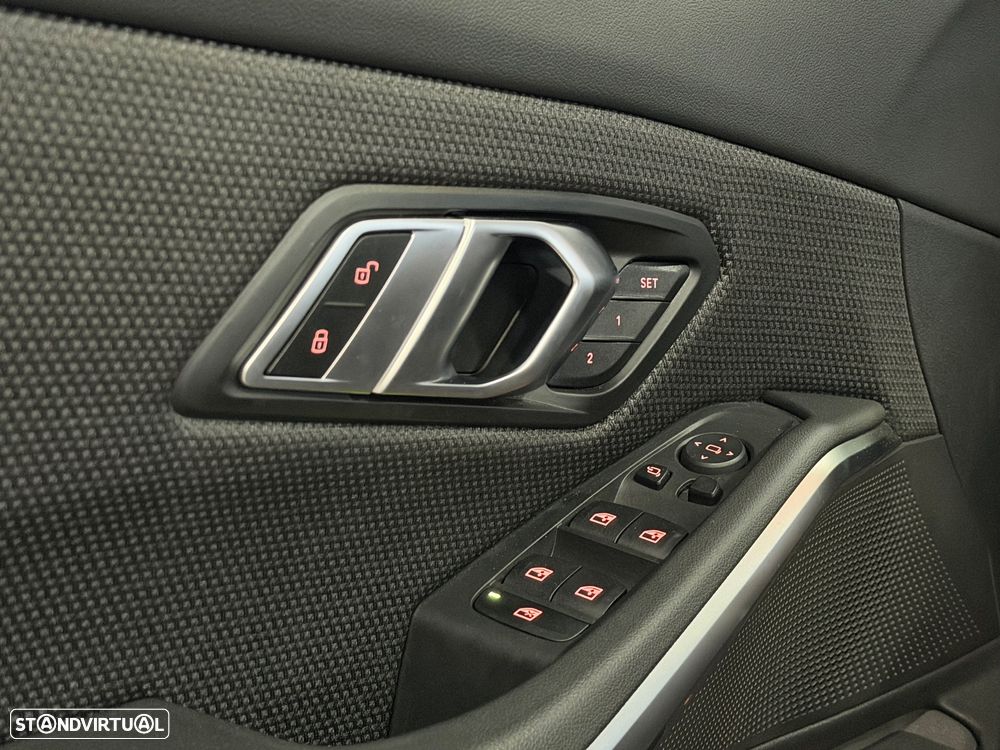 BMW 330 e Touring Aut. Advantage - 11