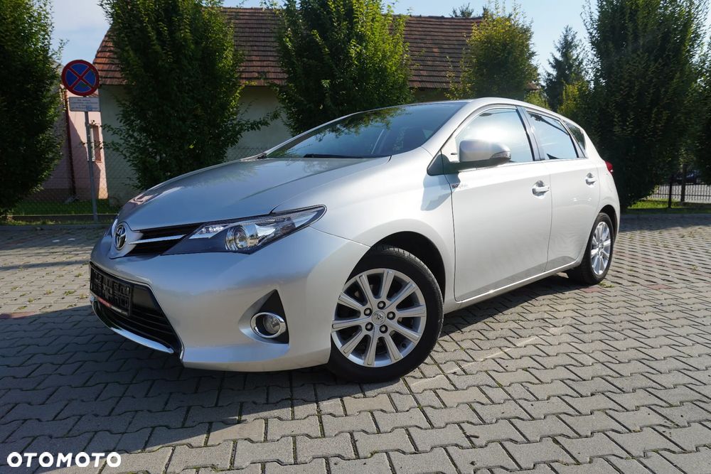 Toyota Auris 1.6 Executive - 12