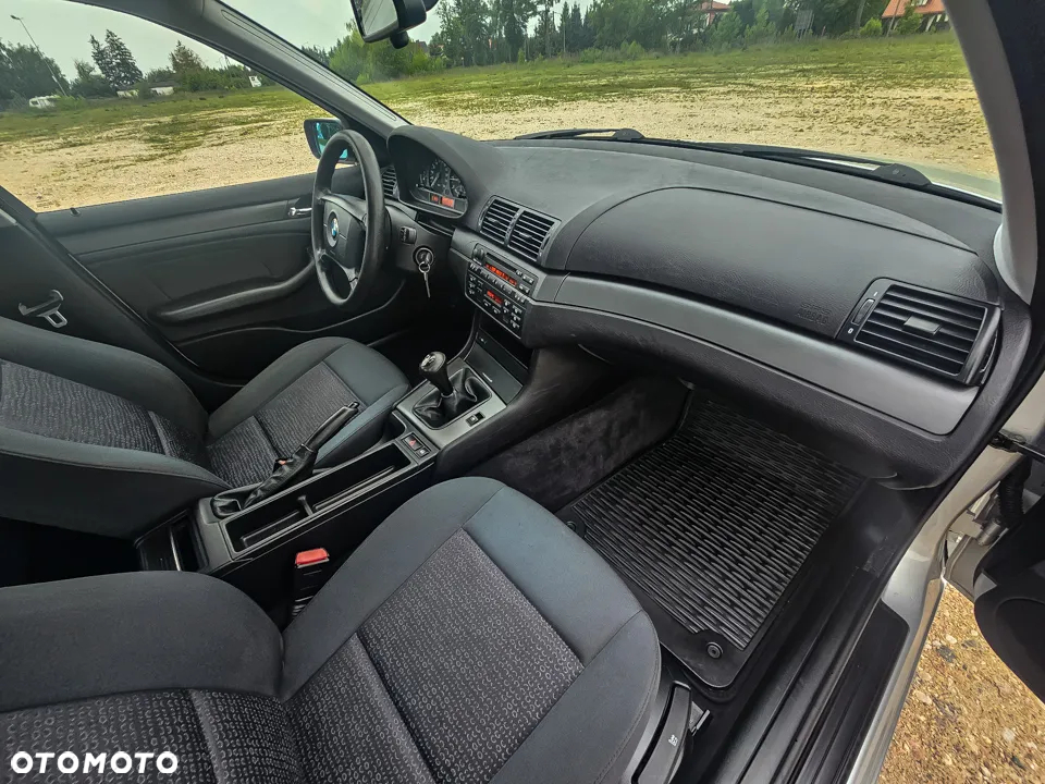 BMW Seria 3 316i - 25