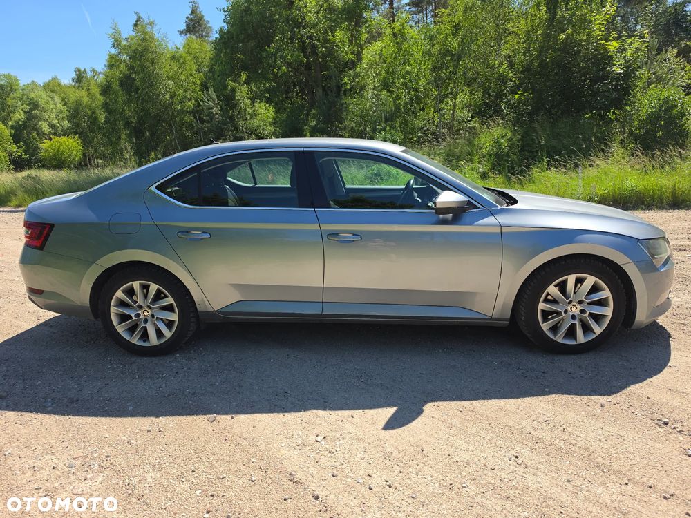 Skoda Superb 2.0 TDI Ambition DSG7 - 4
