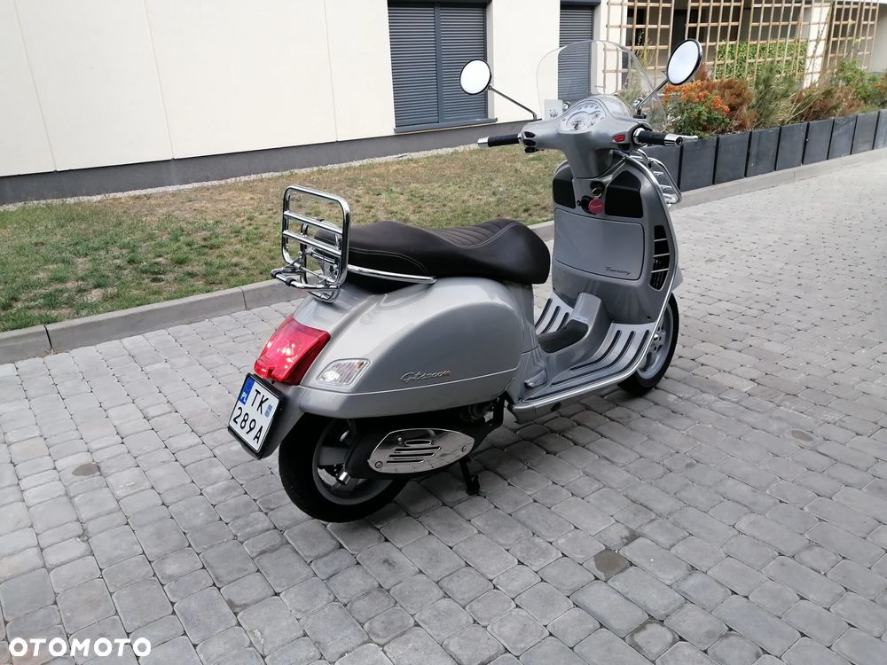 Vespa GTS - 8