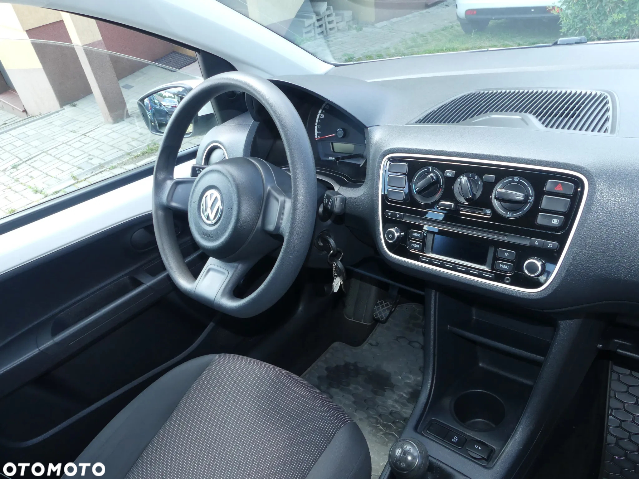 Volkswagen up! 1.0 move - 16