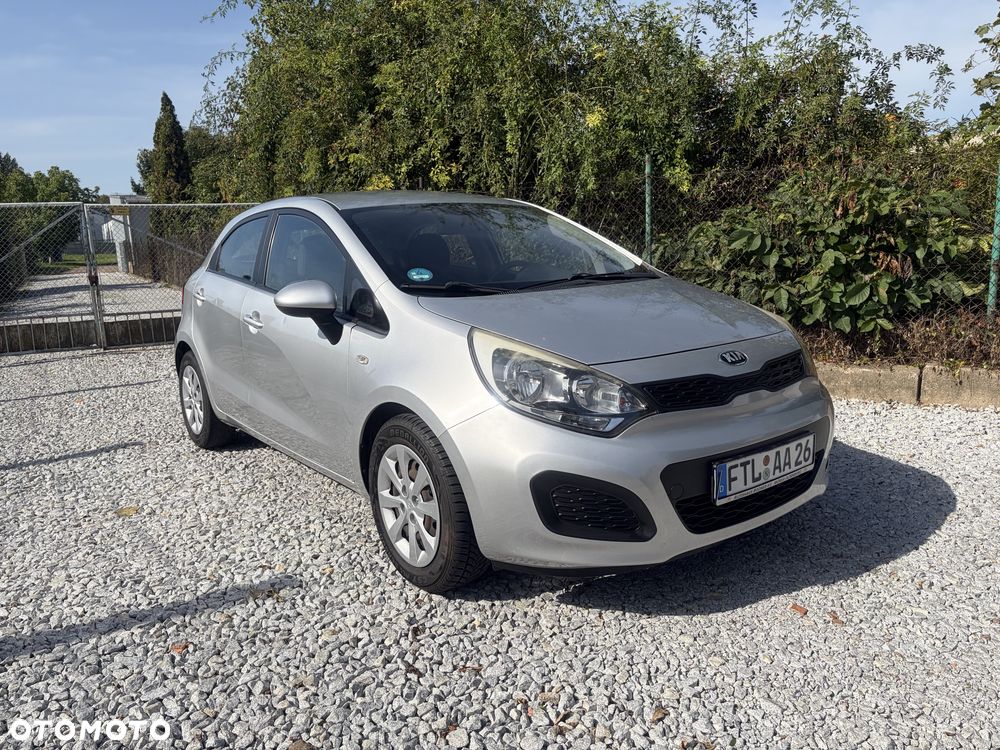 Kia Rio - 4