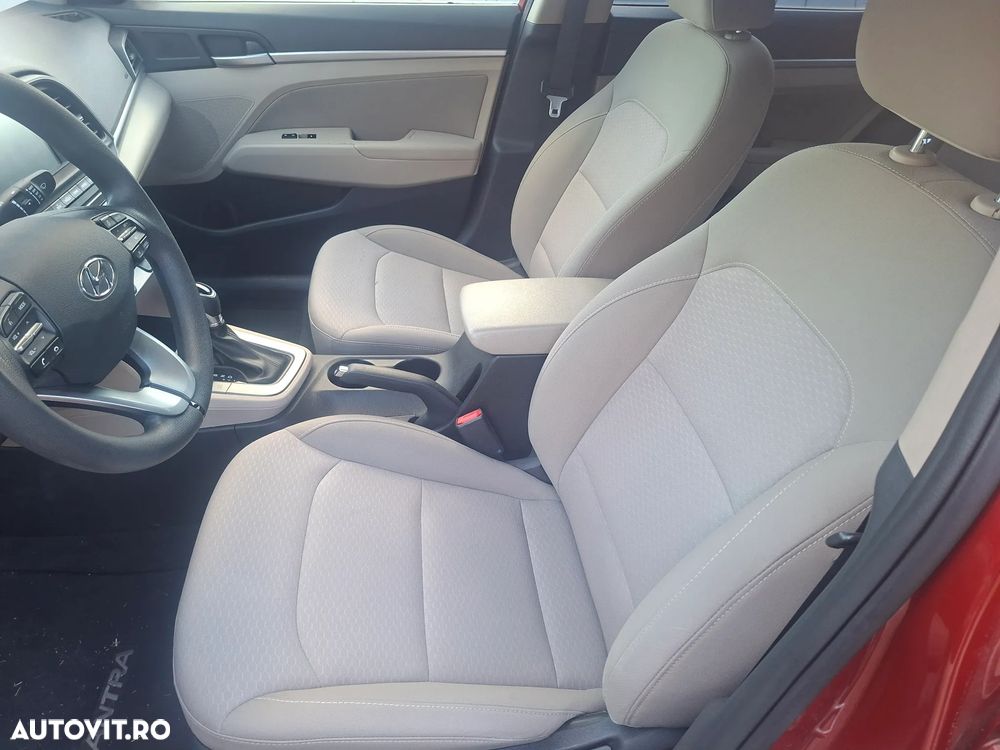 Hyundai Elantra - 9