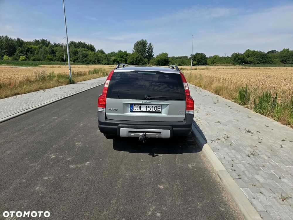 Volvo XC 70 2.5T AWD Momentum - 6