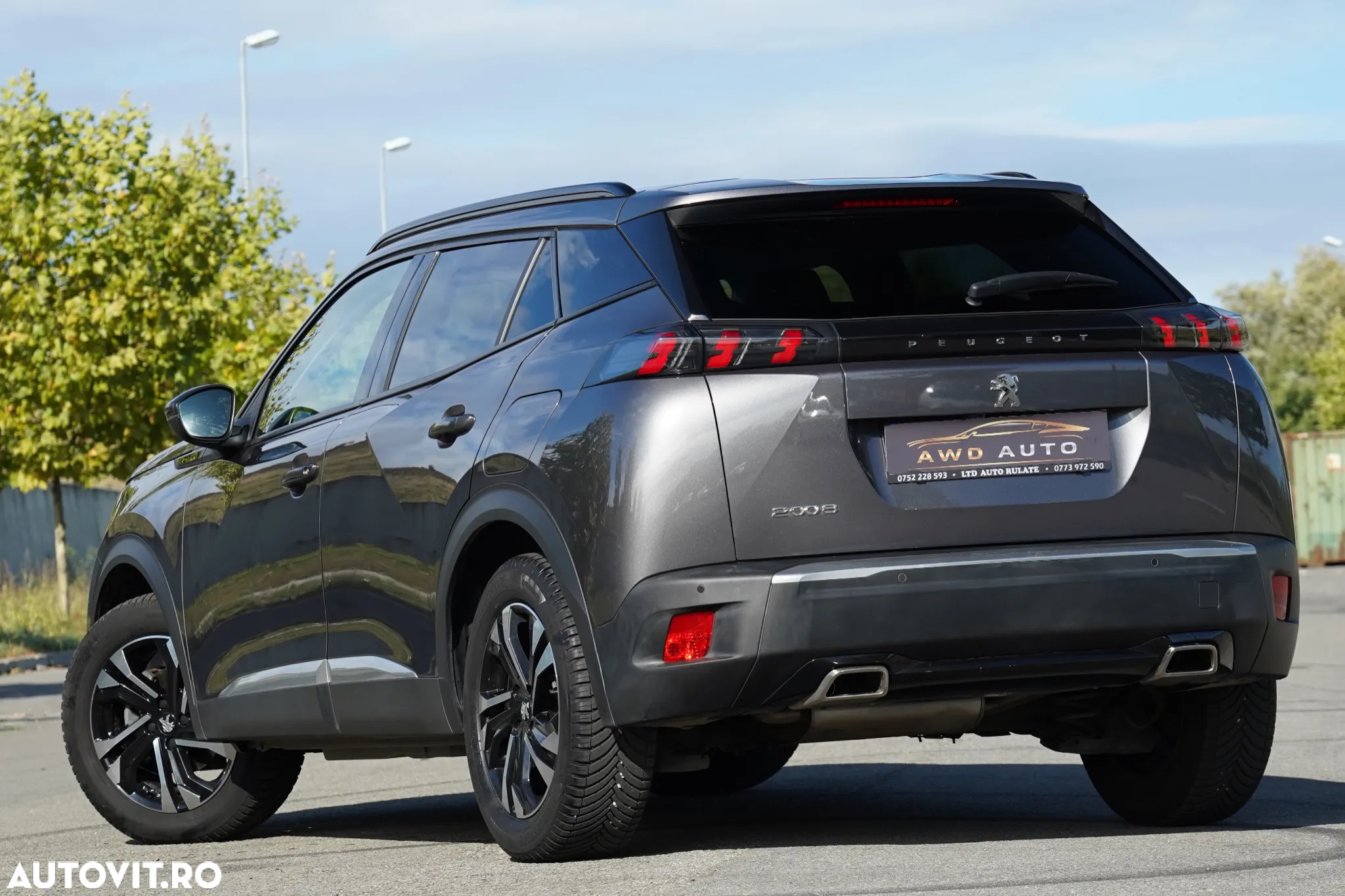 Peugeot 2008 PureTech 130 EAT8 Allure - 5