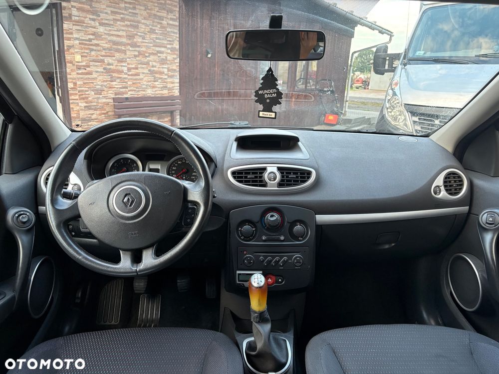 Renault Clio 1.2 16V Emotion - 6